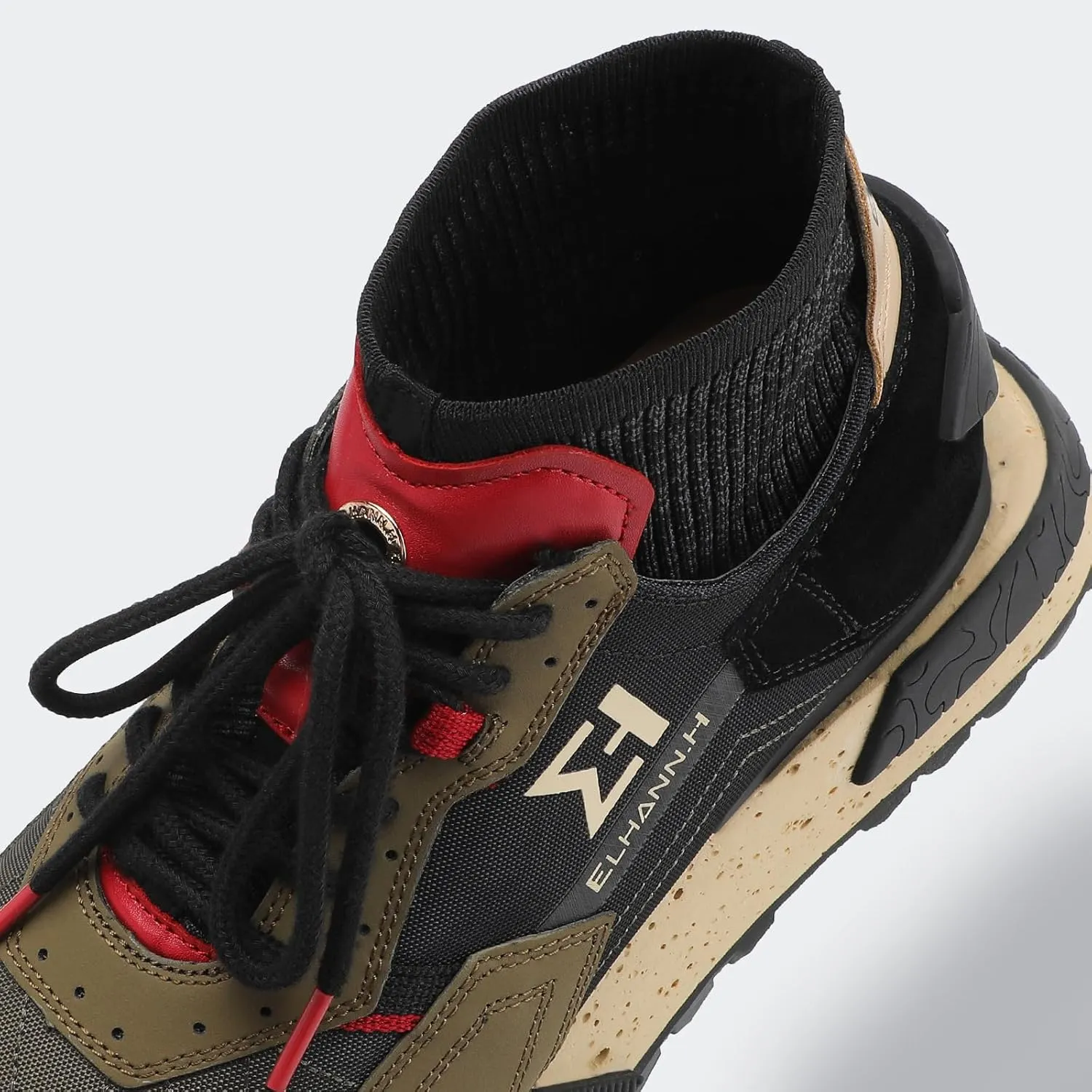 ELHANN.H The NSJ Sneakers Mix of Modernity and Graphic with a Dynamics Touch.