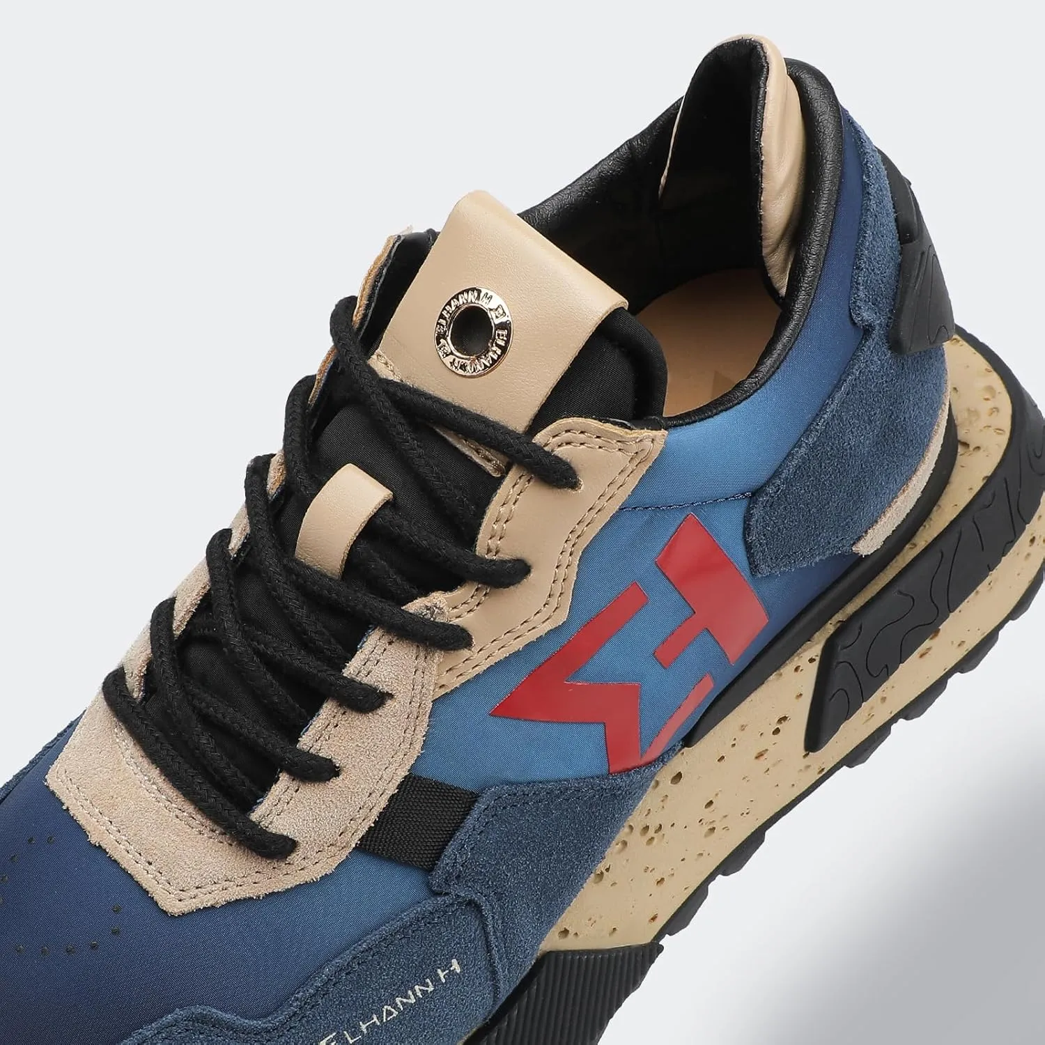 ELHANN.H The NSJ Sneakers Mix of Modernity and Graphic with a Dynamics Touch.